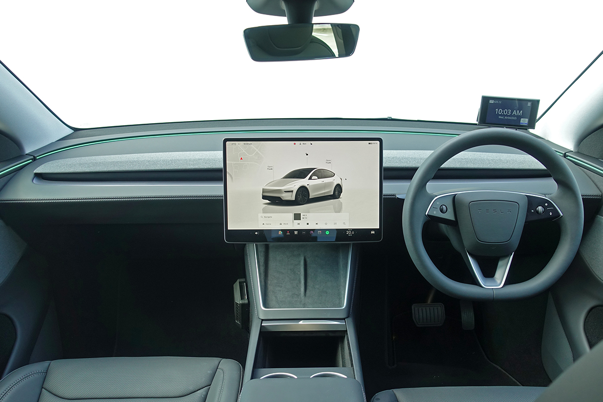 Tesla Model Y 110 interior