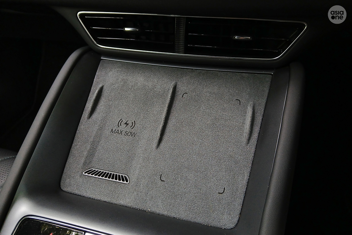 BYD Sealion 7 wireless charger