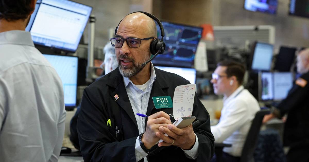 Equities turn around on renewed Middle East hopes, oil loses some steam