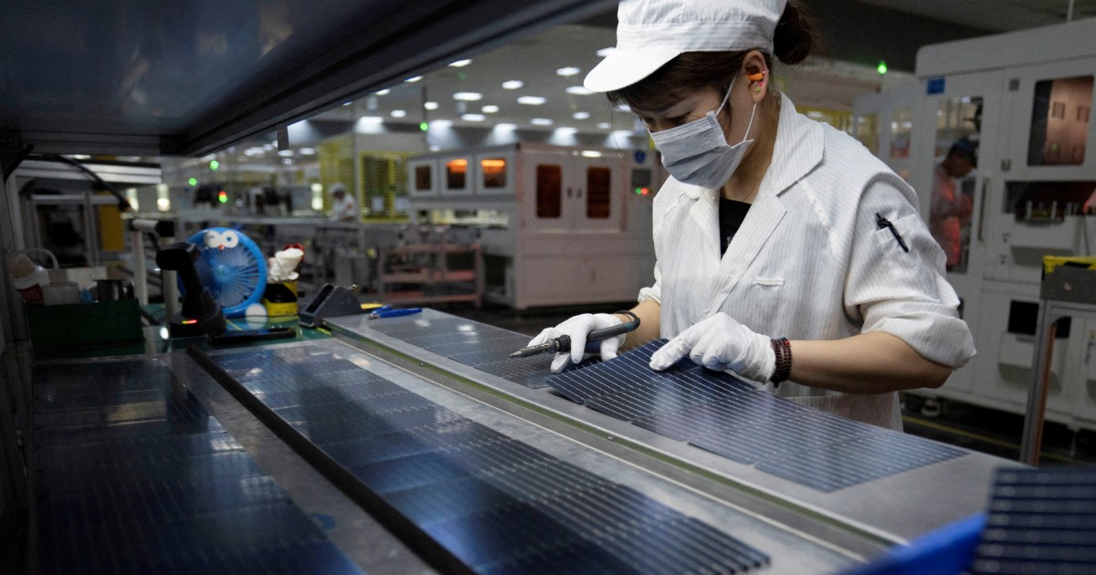 China weighs curbs on exports of solar manufacturing equipment to US