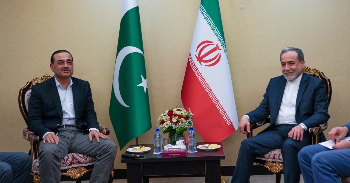 Pakistani army chief visits Tehran in bid to broker renewed talks between US and Iran