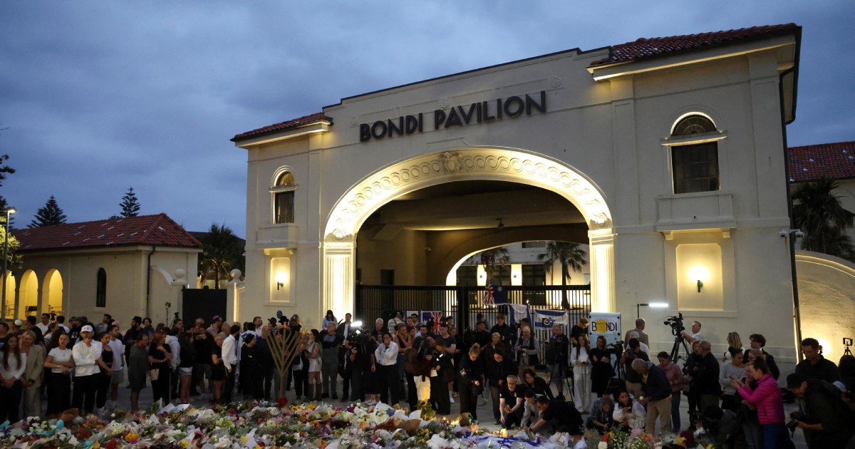 'It was dead people everywhere': Inside Australia's Hanukkah massacre