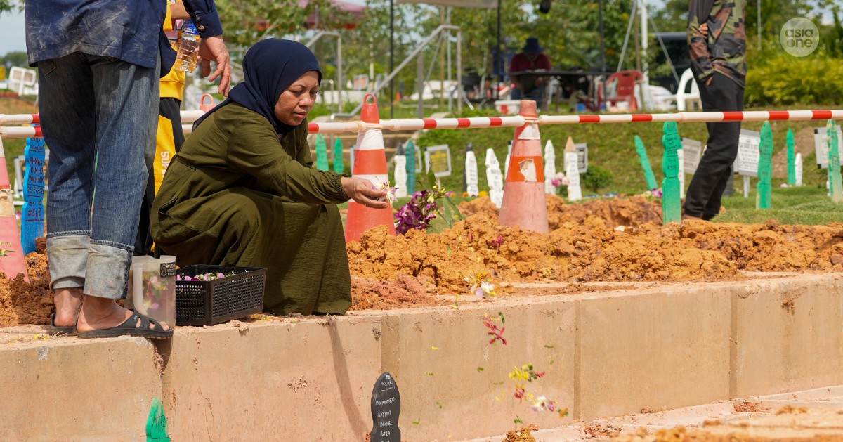 Kallang River drowning: 13-year-old boy who fell into water while fishing laid to rest 