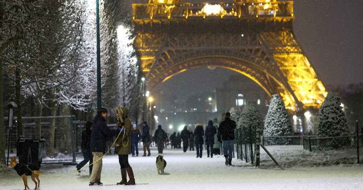 Snow cripples air, train and road traffic in Amsterdam and Paris