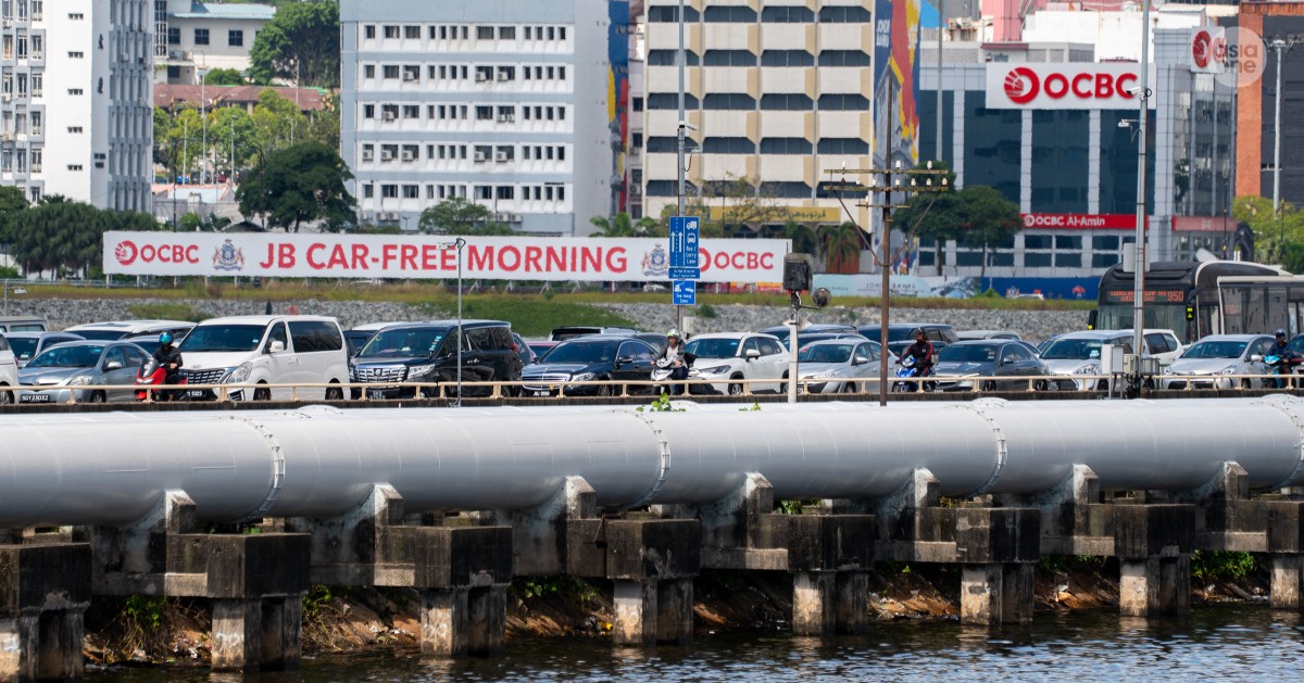 Malaysia to ban purchase of Ron95 petrol for foreign-registered vehicles from April 1