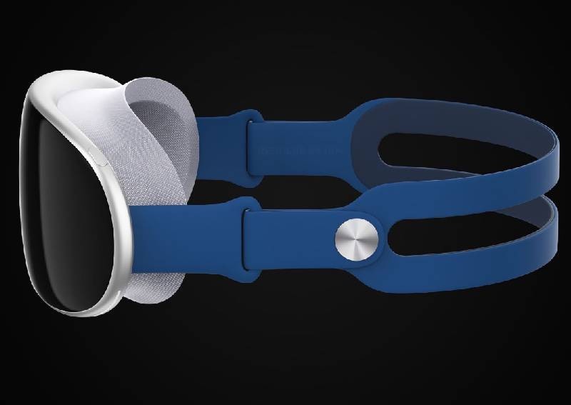 Is Apple working with Hollywood to create content for its mixed reality headset?