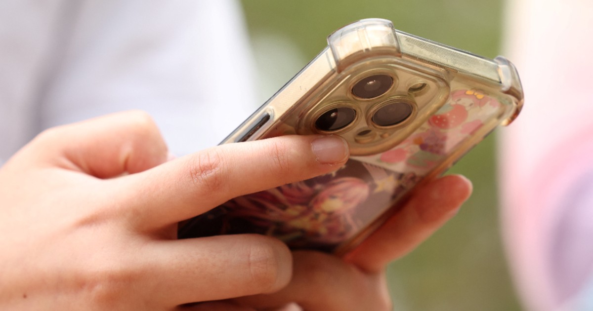 One-fifth of Australian teens still use TikTok, Snapchat after social media ban