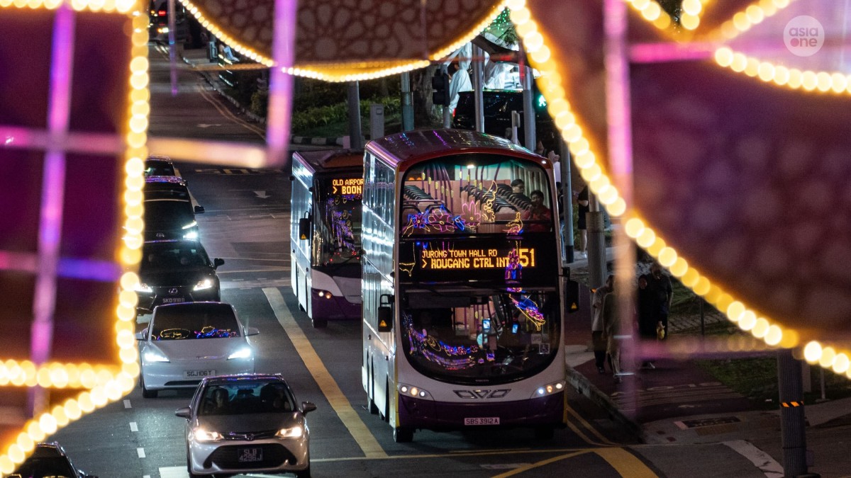 Bus, train services to be extended on eve of Hari Raya Puasa 