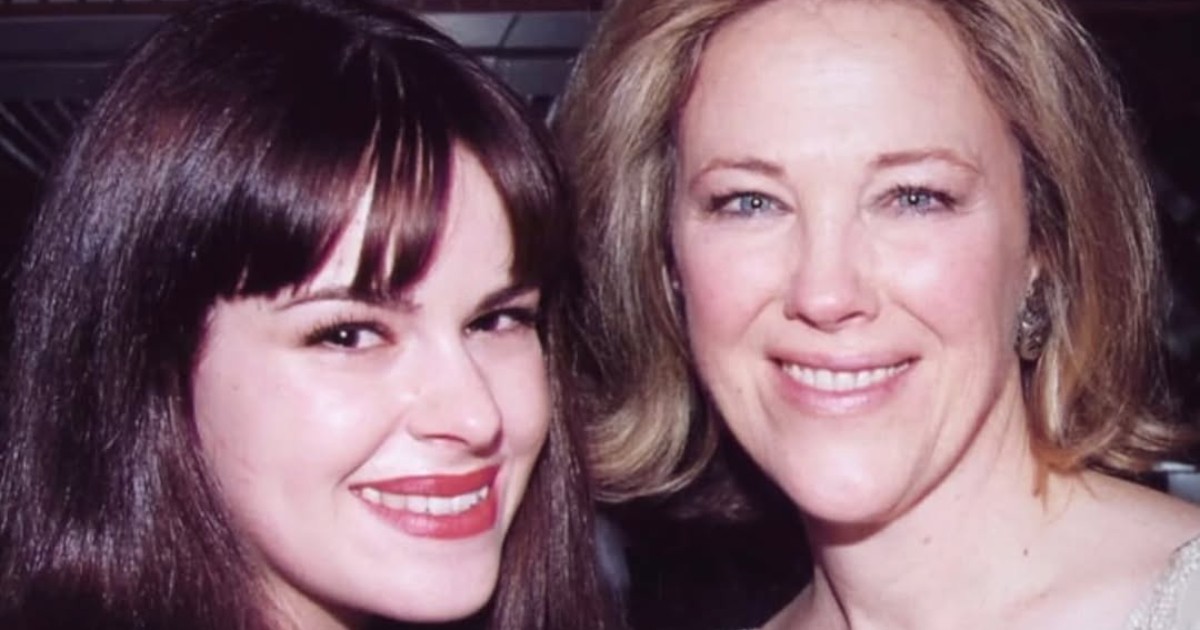 Catherine O'Hara helped Emily Hampshire get green card 