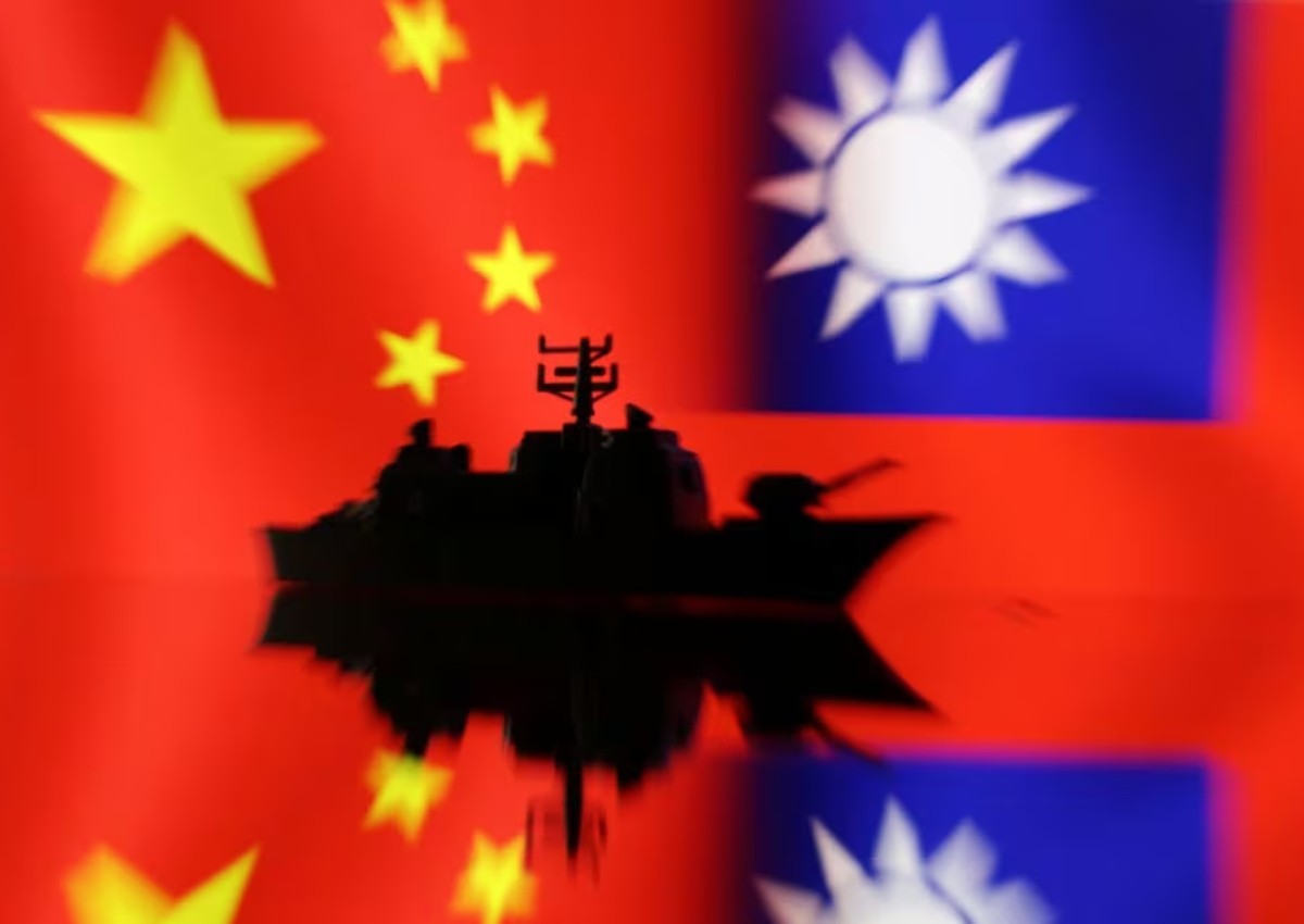 Taiwan monitors Chinese carrier group in Taiwan Strait