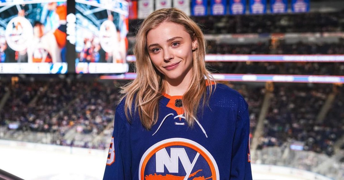 Chloe Grace Moretz comes out as gay woman