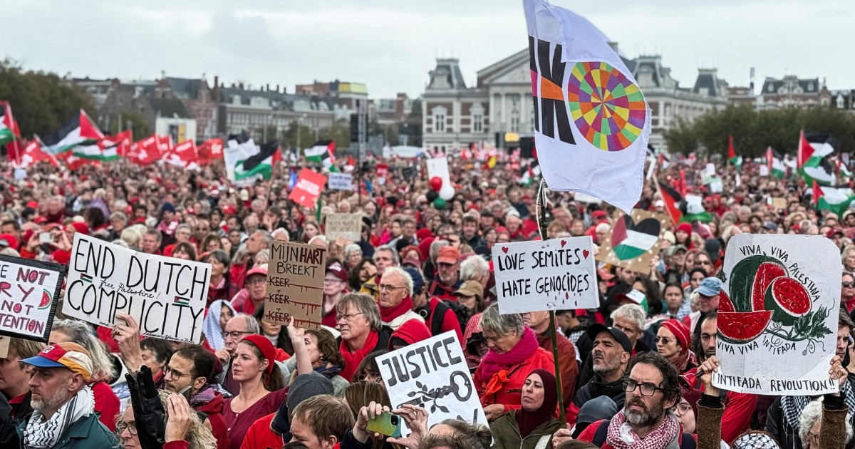 Hundreds of thousands protest in Amsterdam against Gaza war