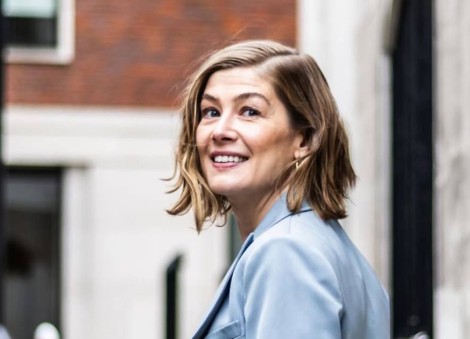 Rosamund Pike to make Broadway debut