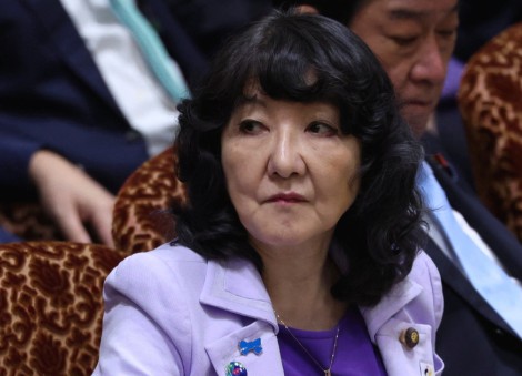 Japan finance minister asks trade minister to avoid remarks on BOJ policy