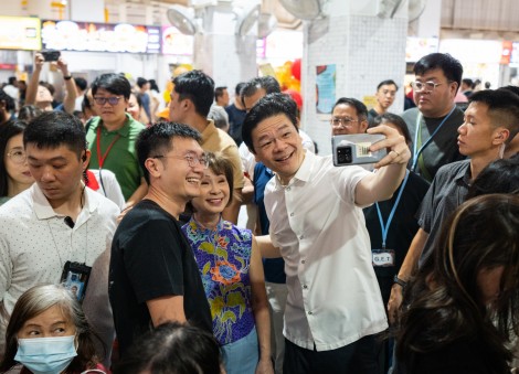 'I will continue to serve', says Amy Khor after surprise walkabout with PM Wong at Bukit Batok hawker centre
