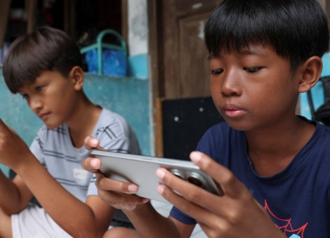 Indonesia summons Meta and Google over non-compliance with child social media curbs
